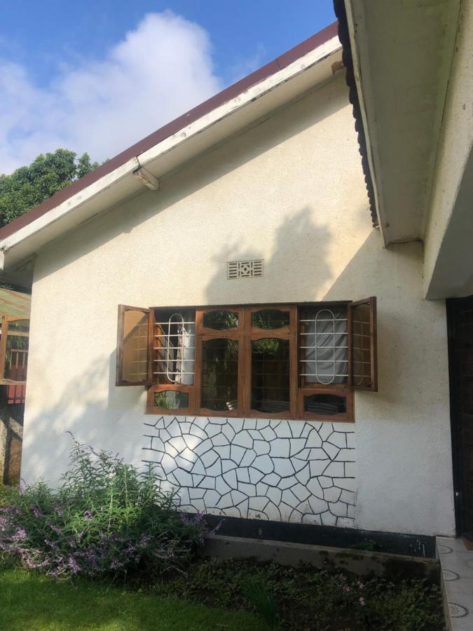 Safari Adventures-House Bed & Breakfast อารูชา ภายนอก รูปภาพ