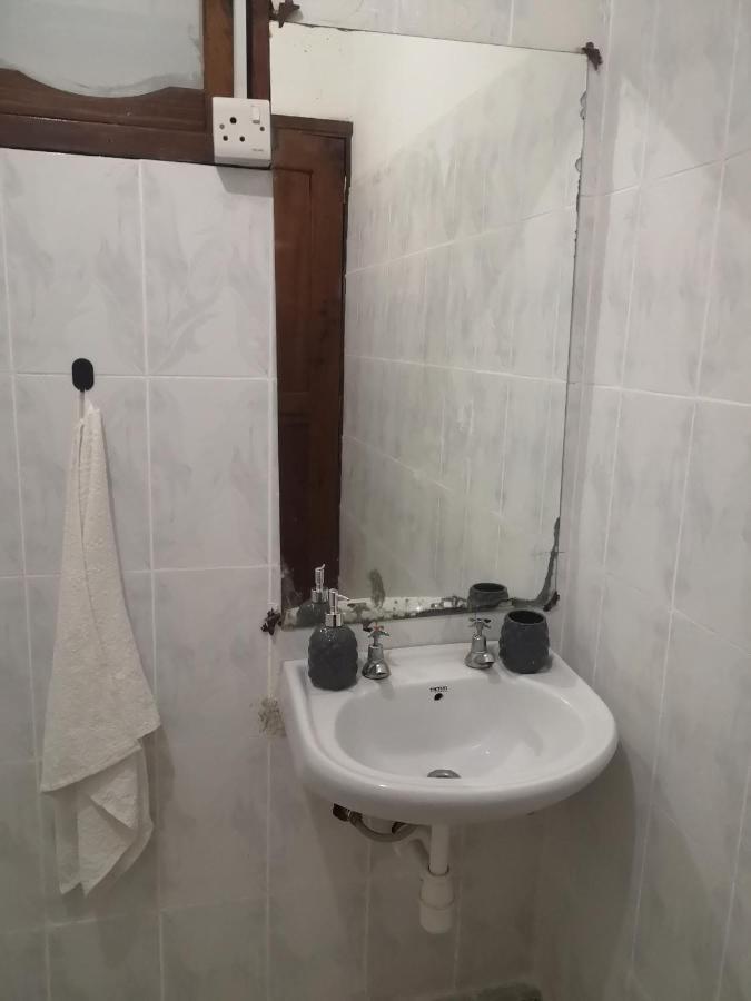 Safari Adventures-House Bed & Breakfast อารูชา ภายนอก รูปภาพ