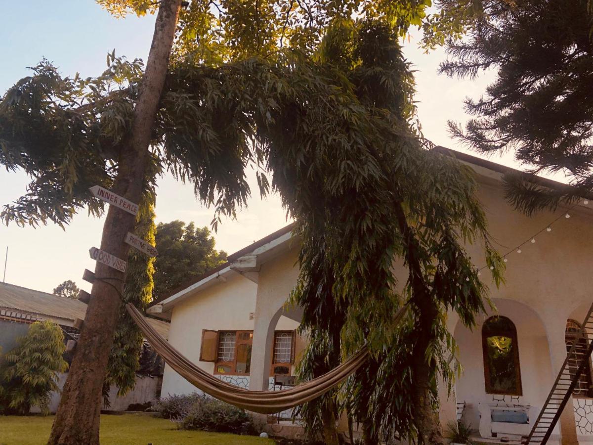 Safari Adventures-House Bed & Breakfast อารูชา ภายนอก รูปภาพ
