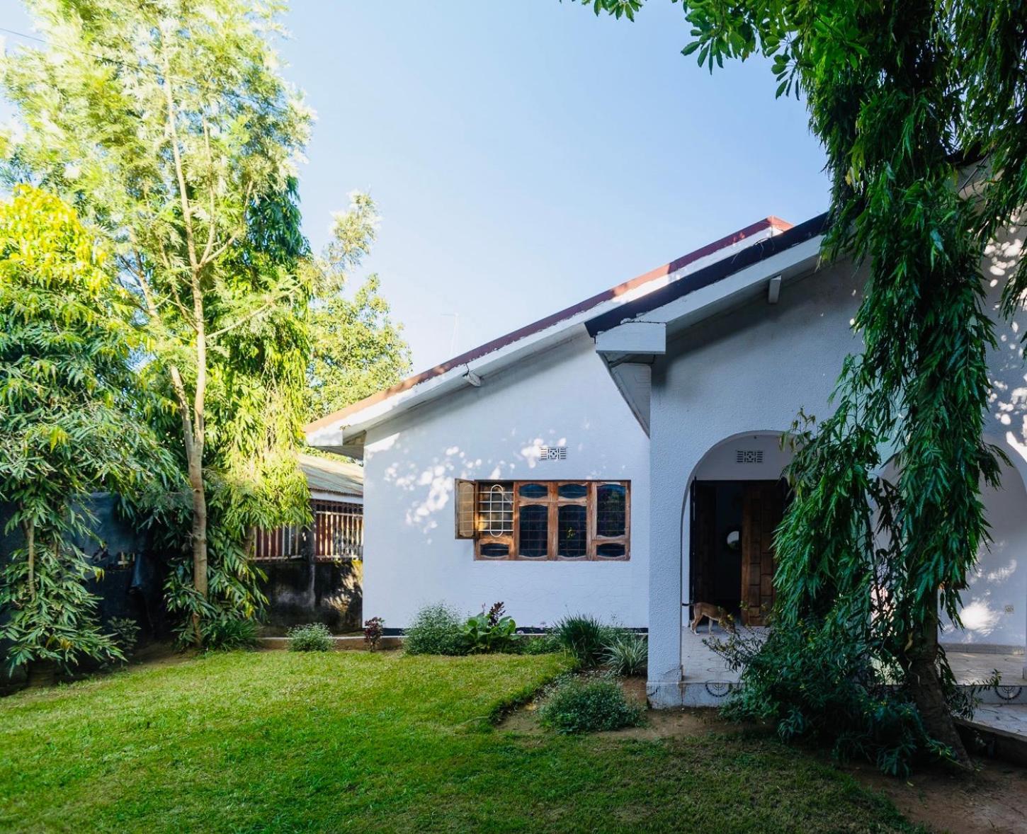 Safari Adventures-House Bed & Breakfast อารูชา ภายนอก รูปภาพ