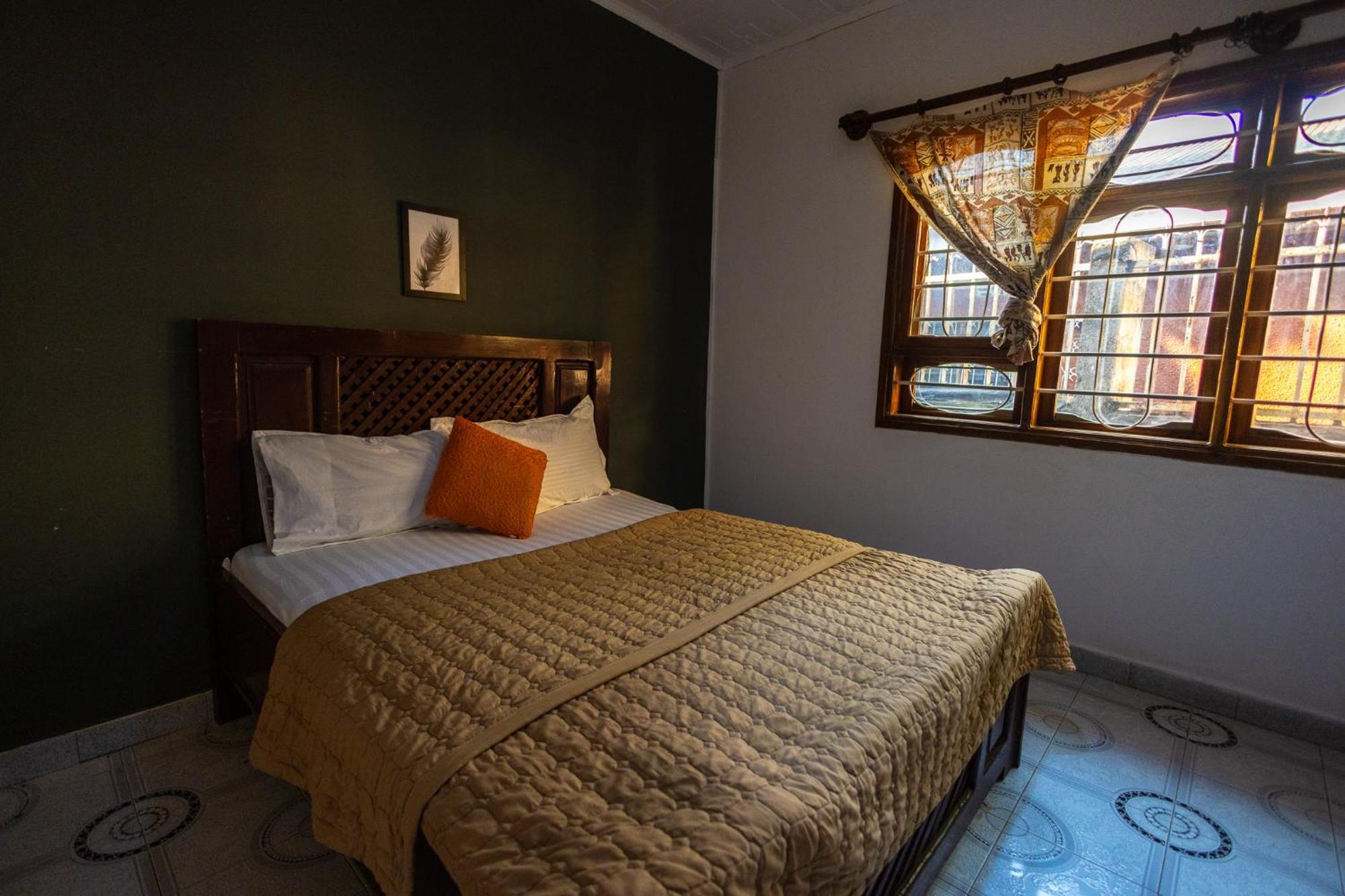 Safari Adventures-House Bed & Breakfast อารูชา ภายนอก รูปภาพ